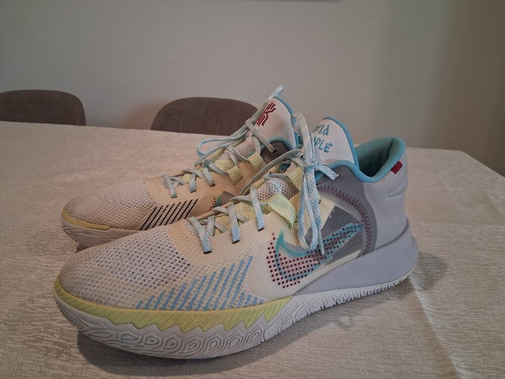 Nike Kyrie Flytrap 5 EP 1 World 1 People White Aqua CZ4100-102 Men's Size 13